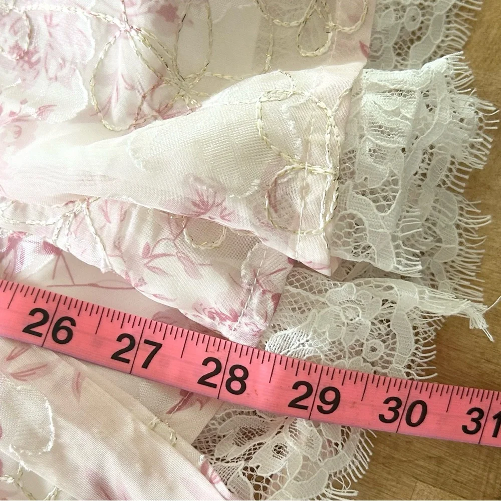 ⭐️ NEW Lulu's XS Ivory Pink Floral Lace-Trim Bustier Romper Corquette - Picture 8 of 12